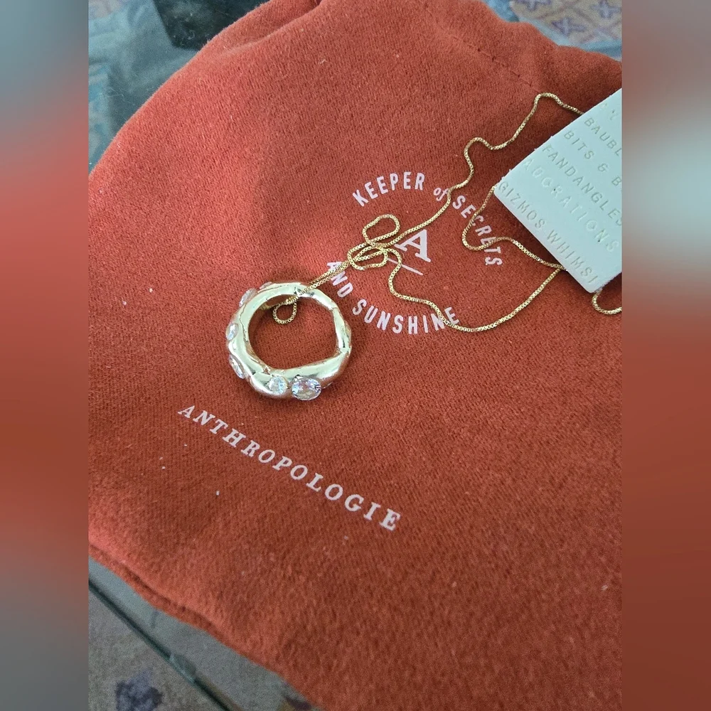 ANTHROPOLOGIE Sculpted Ring Pendant Gold Necklace With Crystals NWT RARE